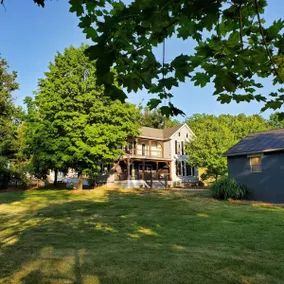 Claire House on the Creek - Image 3