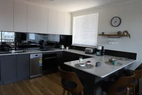 Riverview Apartment - Image 4