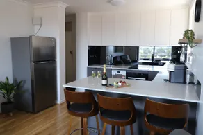 Riverview Apartment - Image 2
