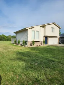 Updated 2 bed, 1.5 bath! - Image 4