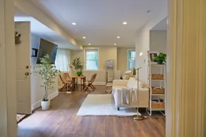 Cozy Urban Studio in Boston - Image 2
