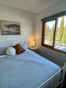 Tuscan Villa in Myrtleford - Image 3