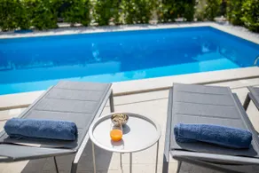 Villa Aria with heated pool & Seaview - Image 2