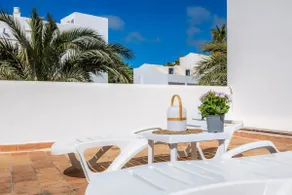 White suites 2 - Image 5