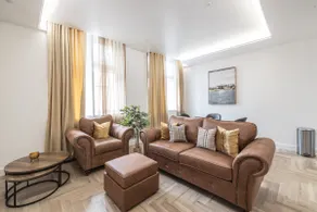 Luxury 2 Bed, City Centre, With Free standing Bath - Image 4