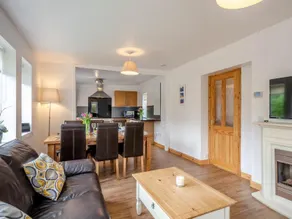 Cosy 3 bedroom home in centre of Brodick - Image 2