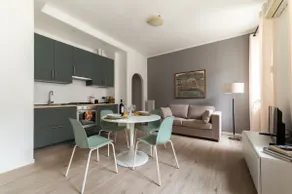 GuestHost - Historical centre Olive-coloured flat - Image 2