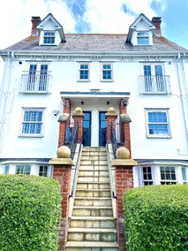 High End 2 Bed Maisonette in Beaulieu Park - Image 2