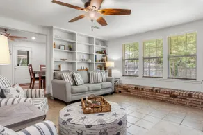 GULF VIEW PLACE - 3 1/2 MINUTE WALK TO EAST BEACH! 1.7 MILES TO CENTER OF TOWN! - Image 5