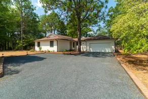 Golf House in Pinehurst- Golden Tee + Corn hole! - Image 2