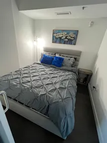 Lovely 2 bedroom downtown across arena - Image 4