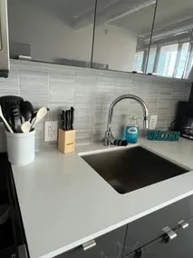 Lovely 2 bedroom downtown across arena - Image 5