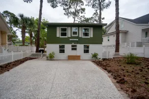 Newly Renovated Duplex- 4th Row - Image 2