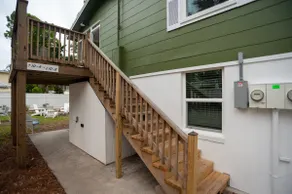 Newly Renovated Duplex- 4th Row - Image 5