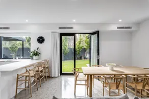Vale 194 no 3 holiday home McLaren Vale EV Charger - Image 2