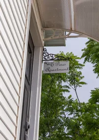 6 Pines Apartment - Image 3