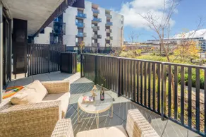 Sunny Garden Relaxition Home in Burwood East - Image 5