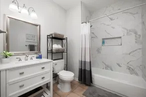 Cozy Spacious 3BR Home w/King Bed/Near Airport - Image 5