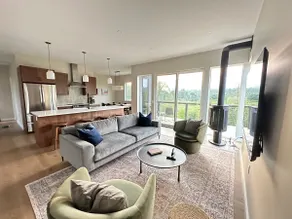 NEW Stowe Modern Sleeps 8. Views! Central AC&Heat - Image 3