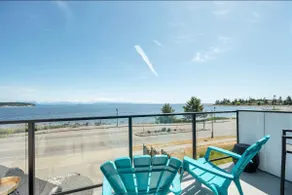 The PoiNT CoLLeCTiVe BeaCH HouZZ - Image 4