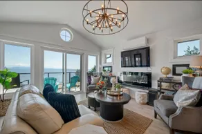 The PoiNT CoLLeCTiVe BeaCH HouZZ - Image 3