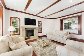 Near DT Vancouver | 3 Beds | 12min to YVR - Image 2