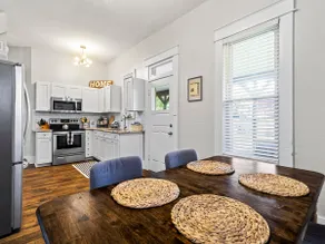 Downtown Rogers | 4 Bedroom Charming House - Image 2