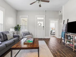 Downtown Rogers | 4 Bedroom Charming House - Image 3