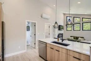 Modern 2BD Guest House | Walkable | Parking - Image 5