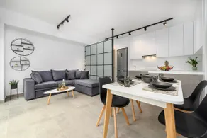 Aetherius Executive Suite 5 Min to BEACH - Image 4