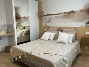 Luxury & Comfort, Spacious, New, Air-conditioning and Central - Image 2