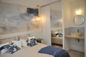 Luxury & Comfort, Spacious, New, Air-conditioning and Central - Image 4