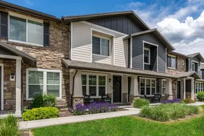 Spacious 2-Story, Pet&Fam Friendly, WFH, Gym&Pool - Image 2