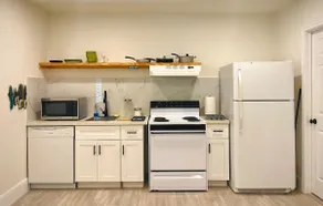 2Bedrooms1Bath Spacious Houston Centric Apartment - Image 2