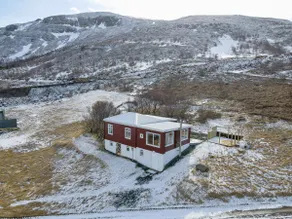 House in Grenivík with an amazing view. - Image 5