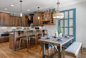 Walkable Northshore 3BR—Hot Tub, 2 Kings & Fire Pt - Image 4