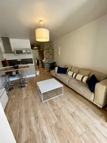 2-room apartment with garden & parking – Beaches within walking distance, Sanary - Image 2