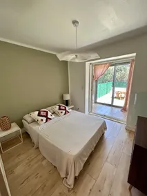 2-room apartment with garden & parking – Beaches within walking distance, Sanary - Image 3
