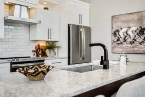 Private Modern Apartment - Image 5