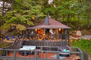 Cozy Luxury Cottage with Stunning View - Image 2