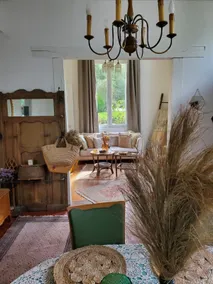 House with vintage decor - Image 4