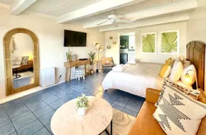 Papaya's Beach Retreat: Pool, 1.5 mi to beach! - Image 3