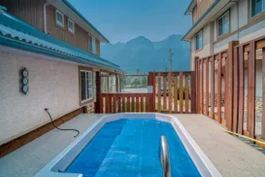 B218- AirCon Hot Tub Front-Row View & Free Parking - Image 2