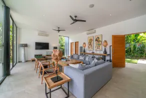 Villa Vida Mira - Elegant 4BR Beachside Villa in Canggu - Image 3