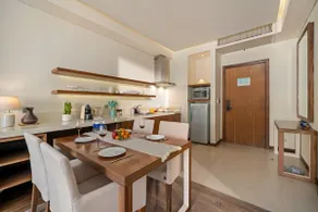 Cozy 1BDR Apt| Infinity Pool, Across My Khe Beach - Image 3