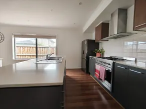 Beautiful 4 Bedrooms Houses - Image 2