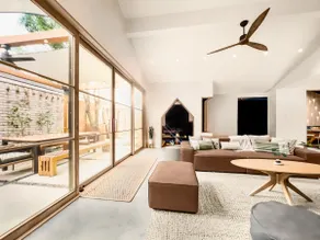 1_OAK | custom designed experience | sleeps 11 - Image 4