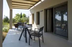 Alekos Beach Houses-Akrotiri Suites - Image 3