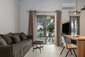 Alekos Beach Houses-Akrotiri Suites - Image 5