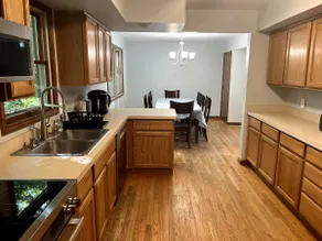 Perfectly located Waterhill home - Max occupancy for 4 unrelated people, STR license # STR22-0086 - Image 3